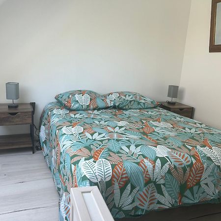 Pas Loin Des Plage Du Debarquement Creully sur Seulles Eksteriør billede